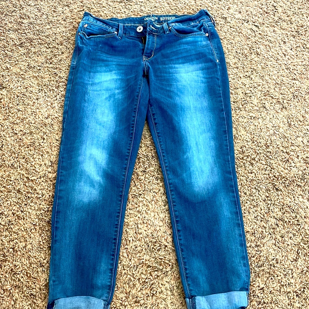 Levi’s Cropped Jean